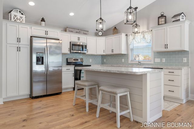 3497 Riverwalk Drive, Hamilton, MI 49419