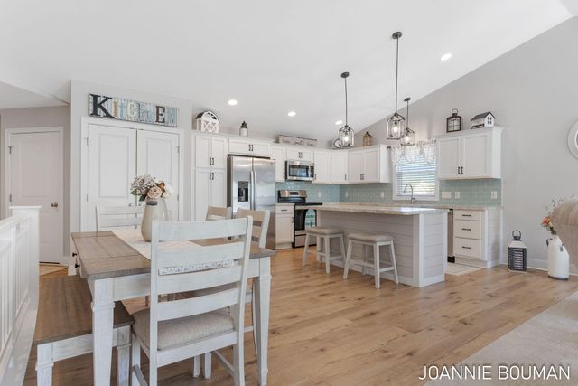 3497 Riverwalk Drive, Hamilton, MI 49419