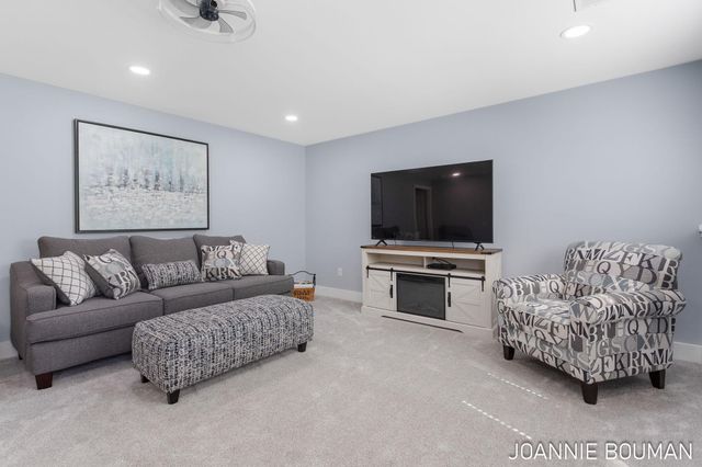 3497 Riverwalk Drive, Hamilton, MI 49419