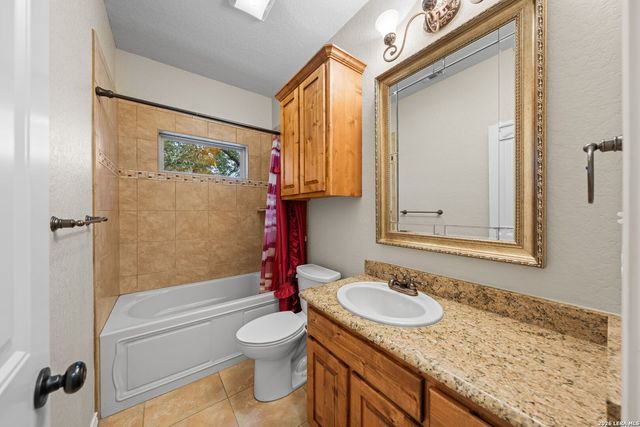 225 Skye Dr, Kerrville, TX 78028