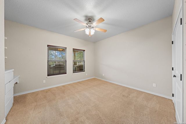 225 Skye Dr, Kerrville, TX 78028