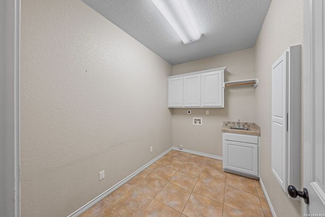 225 Skye Dr, Kerrville, TX 78028