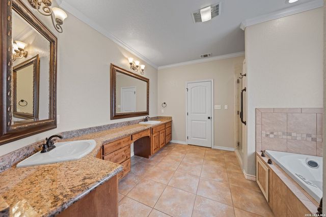 225 Skye Dr, Kerrville, TX 78028