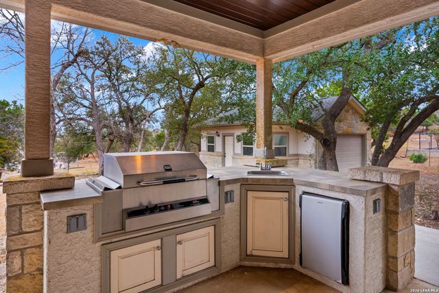 225 Skye Dr, Kerrville, TX 78028