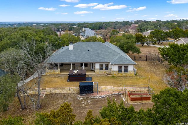 225 Skye Dr, Kerrville, TX 78028