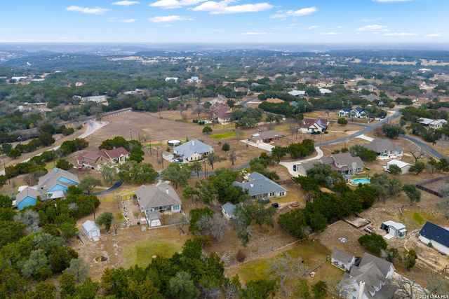 225 Skye Dr, Kerrville, TX 78028