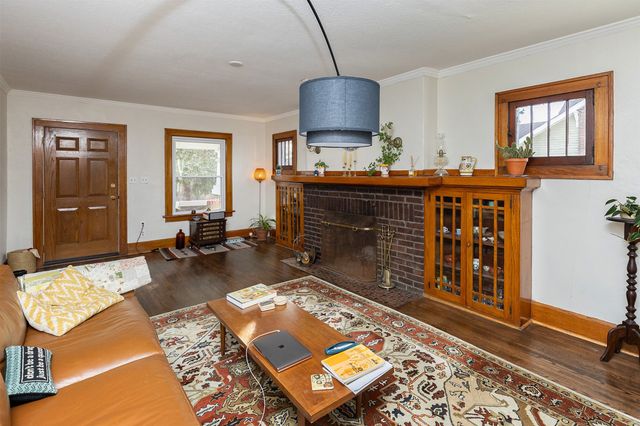 1916 34th Street, Des Moines, IA 50310