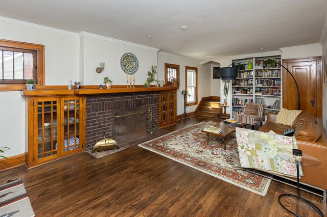 1916 34th Street, Des Moines, IA 50310