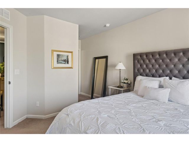1062 Rockhurst Dr 202, Highlands Ranch, CO 80129