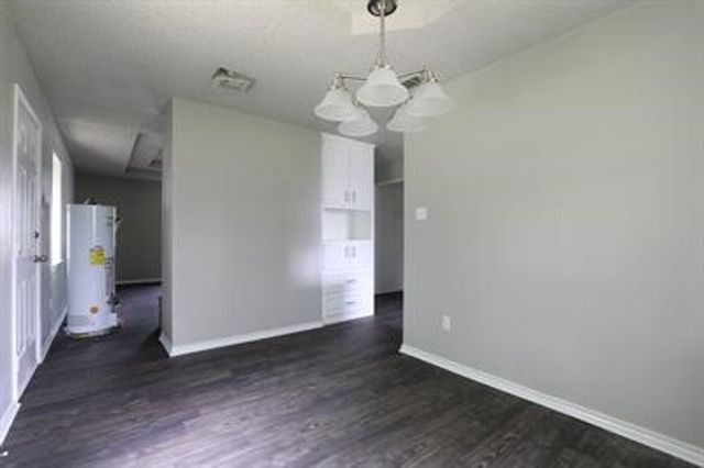 811 Clyde Street, White Settlement, TX 76108