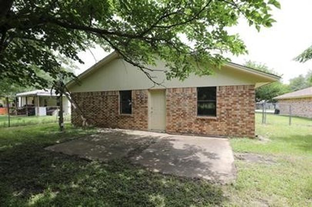 811 Clyde Street, White Settlement, TX 76108