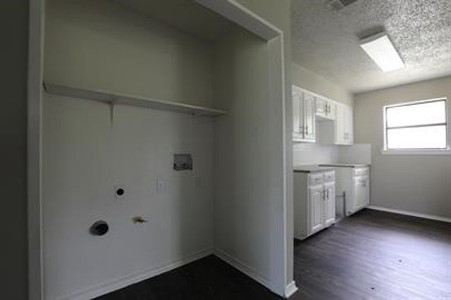 811 Clyde Street, White Settlement, TX 76108