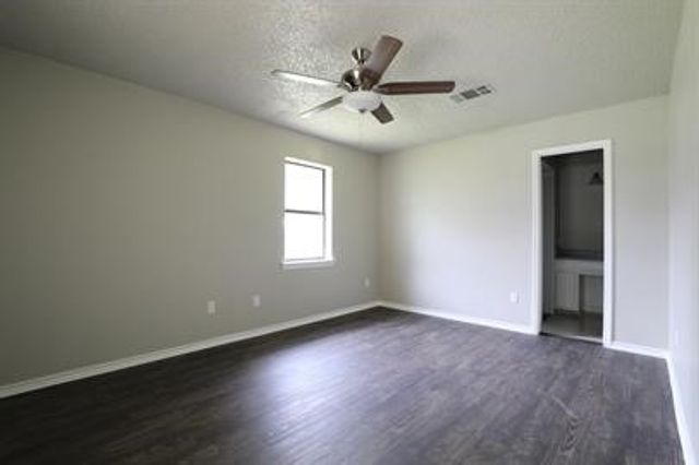 811 Clyde Street, White Settlement, TX 76108