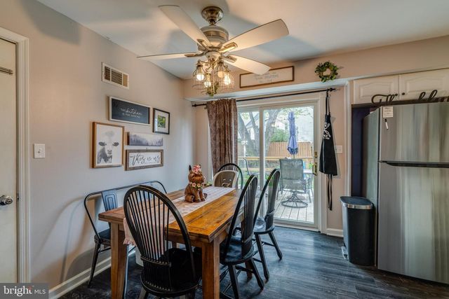 6 WINDWOOD PL, Lititz, PA 17543