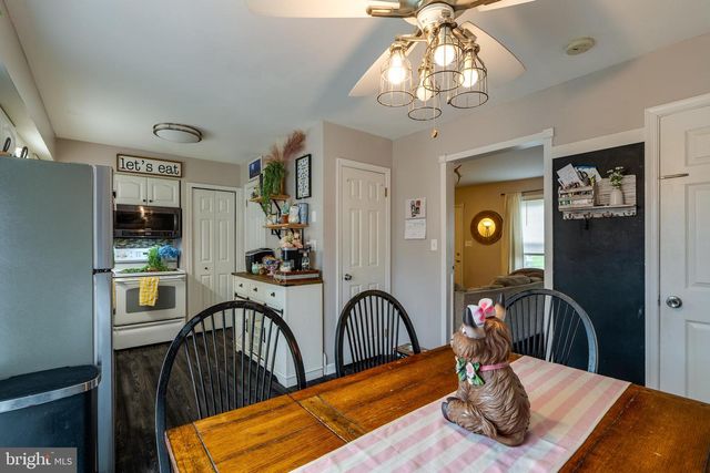 6 WINDWOOD PL, Lititz, PA 17543