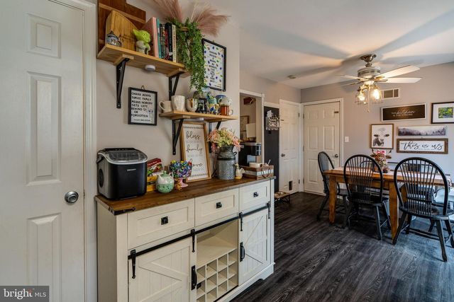 6 WINDWOOD PL, Lititz, PA 17543