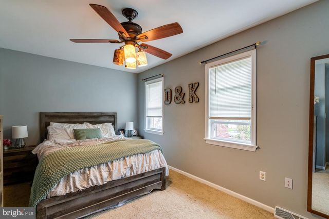 6 WINDWOOD PL, Lititz, PA 17543