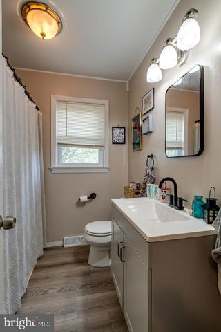 6 WINDWOOD PL, Lititz, PA 17543