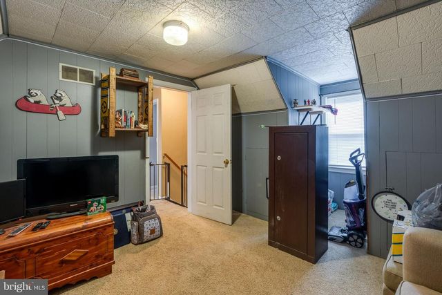 6 WINDWOOD PL, Lititz, PA 17543