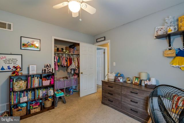 6 WINDWOOD PL, Lititz, PA 17543