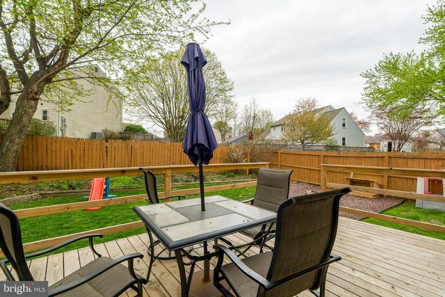 6 WINDWOOD PL, Lititz, PA 17543