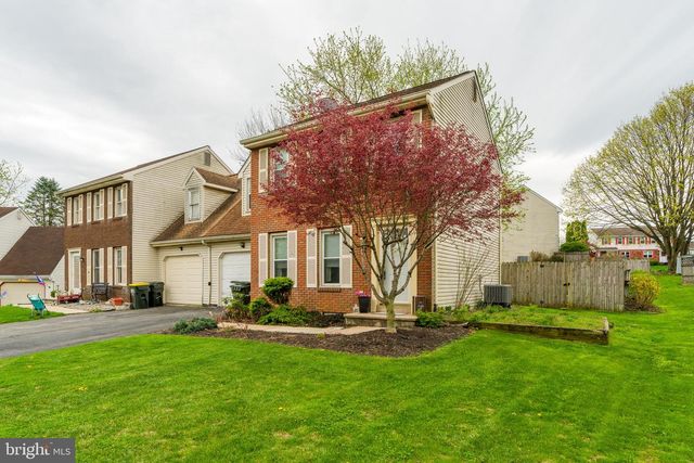 6 WINDWOOD PL, Lititz, PA 17543