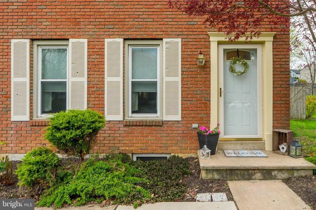 6 WINDWOOD PL, Lititz, PA 17543
