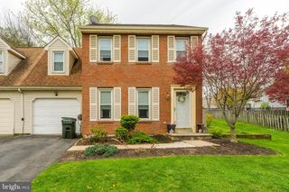 6 WINDWOOD PL, Lititz, PA 17543