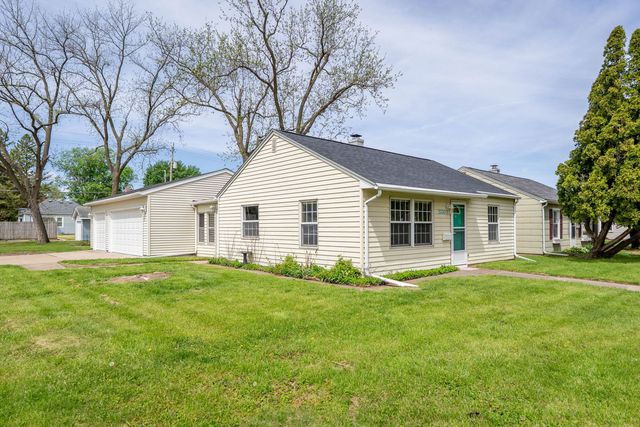 2330 39th Street, Rock Island, IL 61201