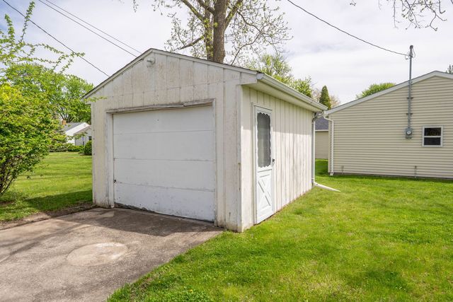 2330 39th Street, Rock Island, IL 61201