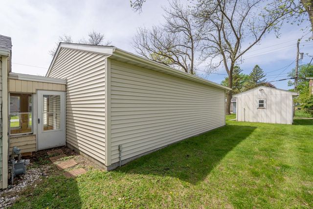 2330 39th Street, Rock Island, IL 61201