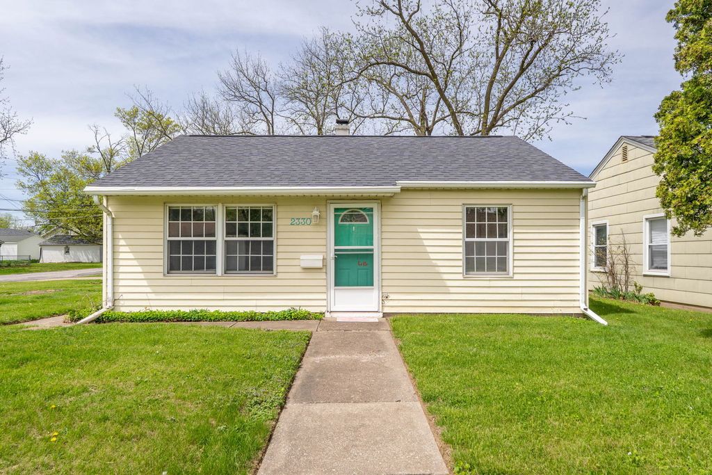 2330 39th Street, Rock Island, IL 61201