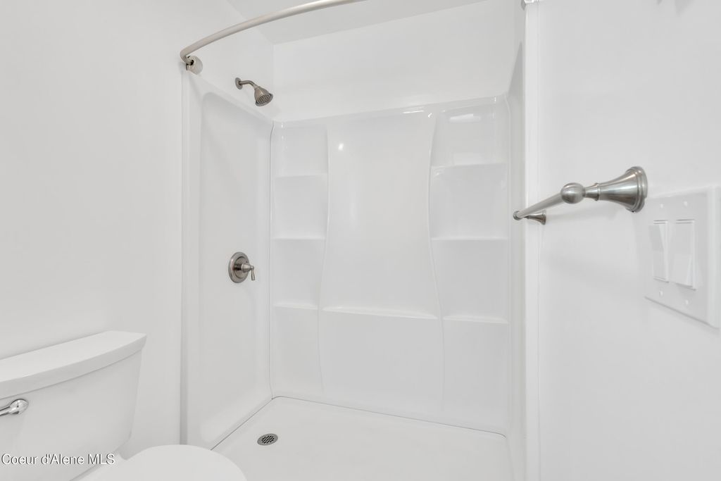 3010 E RIVERCREST DR, Post Falls, ID 83854 photo 7