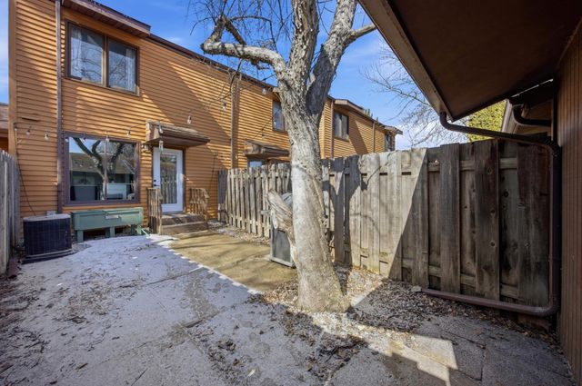 2229 4th Avenue S, Moorhead, MN 56560