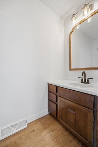 2229 4th Avenue S, Moorhead, MN 56560