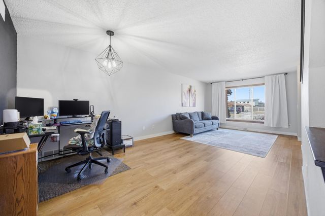 2229 4th Avenue S, Moorhead, MN 56560