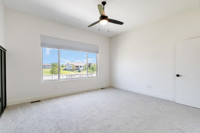 1226 W Lakeway Ct, Andover, KS 67002