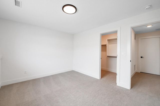 1226 W Lakeway Ct, Andover, KS 67002