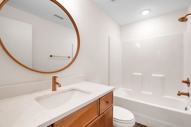 1226 W Lakeway Ct, Andover, KS 67002