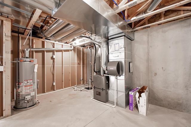 1226 W Lakeway Ct, Andover, KS 67002