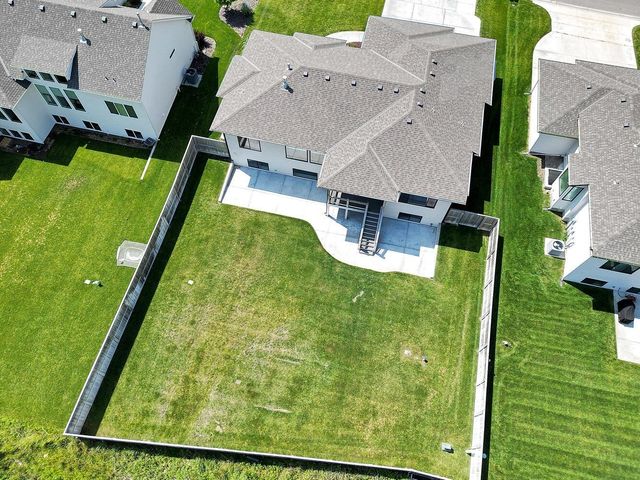 1226 W Lakeway Ct, Andover, KS 67002