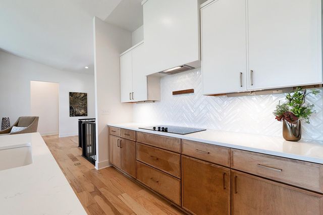 1226 W Lakeway Ct, Andover, KS 67002