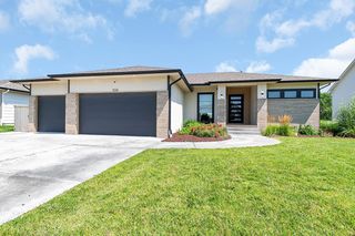 1226 W Lakeway Ct, Andover, KS 67002