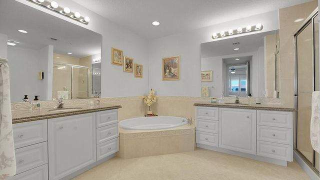 1 Harbour Isle Drive E Ph2, Fort Pierce, FL 34949