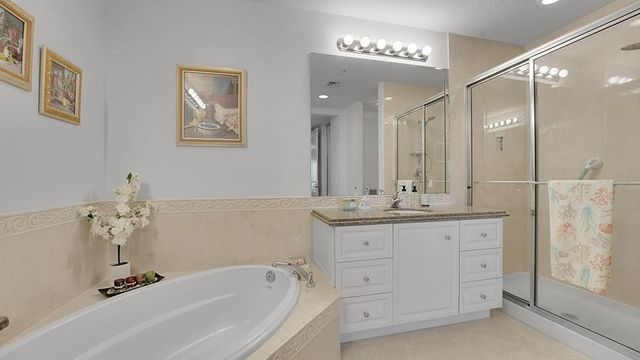 1 Harbour Isle Drive E Ph2, Fort Pierce, FL 34949