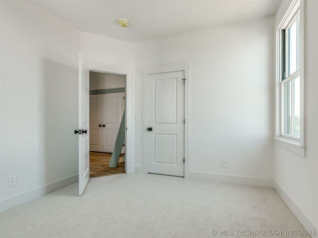 36 Hill Street, Carlton Landing, OK 74432