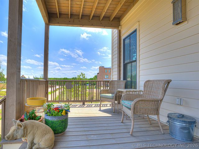 36 Hill Street, Carlton Landing, OK 74432
