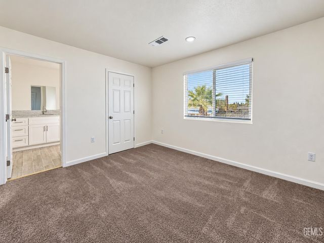 3044 Jacaranda Drive, Bakersfield, CA 93301