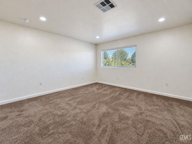3044 Jacaranda Drive, Bakersfield, CA 93301