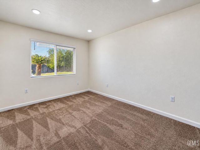 3044 Jacaranda Drive, Bakersfield, CA 93301